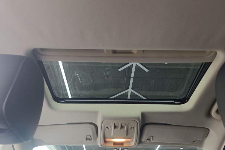 Used Buick Verano 2017 Sedan 20T Dual-Clutch Leading Model Headliner