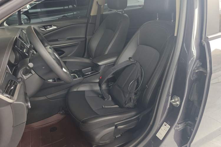 Used Buick Verano 2017 Sedan 20T Dual-Clutch Leading Model Left Front Seat