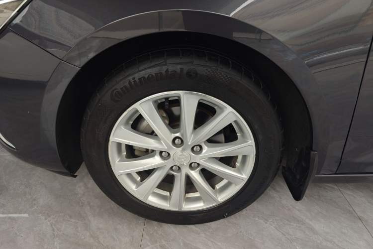 Used Buick Verano 2017 Sedan 20T Dual-Clutch Leading Model Left Front Wheel Hub