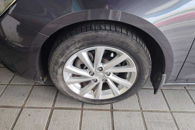 Used Buick Verano 2017 Sedan 15S Automatic Leading Model Left Front Wheel Hub