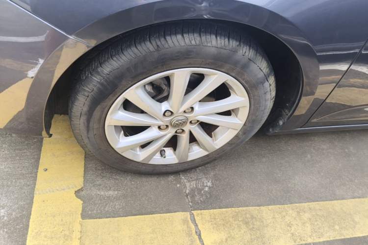 Used Buick Verano 2017 Sedan 15S Automatic Leading Model Left Front Wheel Hub