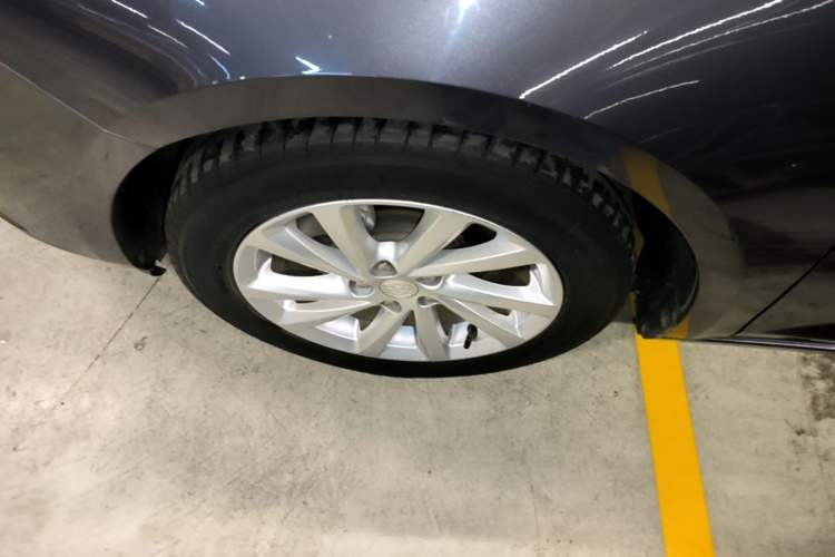 Used Buick Verano 2017 Sedan 15S Automatic Leading Model Left Front Wheel Hub
