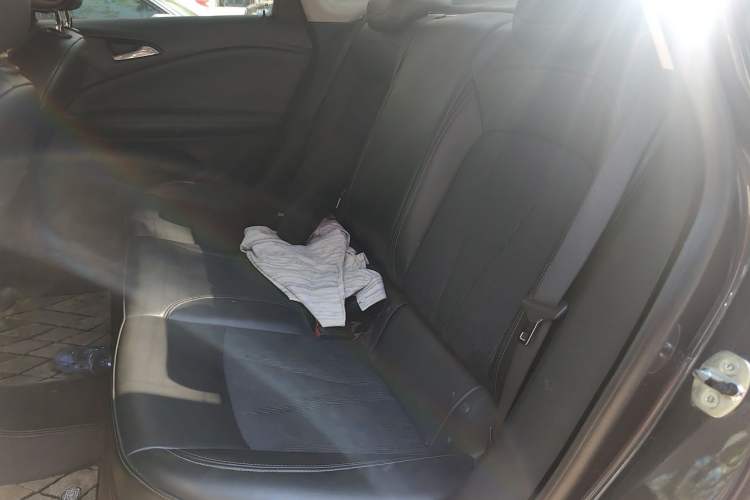 Used Buick Verano 2017 Sedan 20T Dual-Clutch Leading Model Left Rear Seat