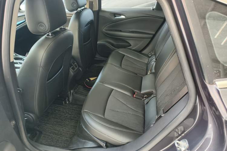 Used Buick Verano 2017 Sedan 20T Dual-Clutch Leading Model Left Rear Seat