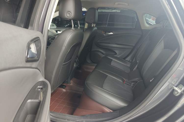 Used Buick Verano 2017 Sedan 20T Dual-Clutch Leading Model Left Rear Seat