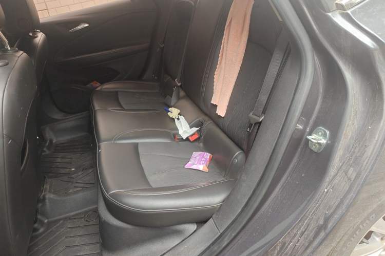 Used Buick Verano 2017 Sedan 20T Dual-Clutch Leading Model Left Rear Seat