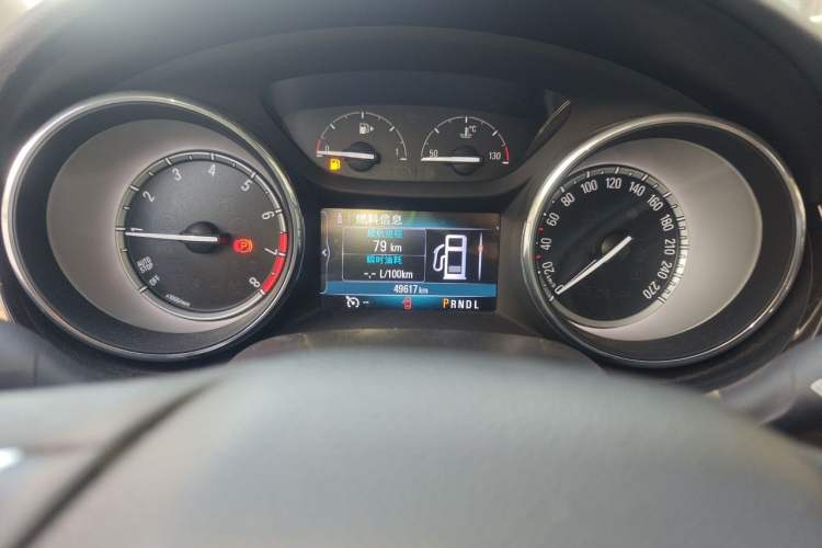 Used Buick Verano 2017 Sedan 15S Automatic Leading Model Odometer Close Up