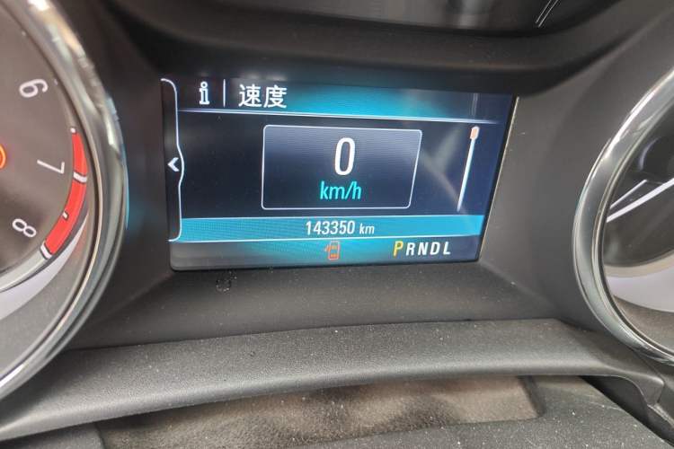 Used Buick Verano 2017 Sedan 20T Dual-Clutch Leading Model Odometer Close Up