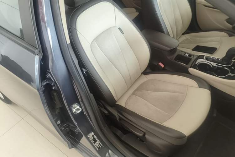 Used Buick Verano 2017 Sedan 15S Automatic Leading Model Right Front Seat