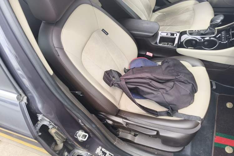 Used Buick Verano 2017 Sedan 15S Automatic Leading Model Right Front Seat