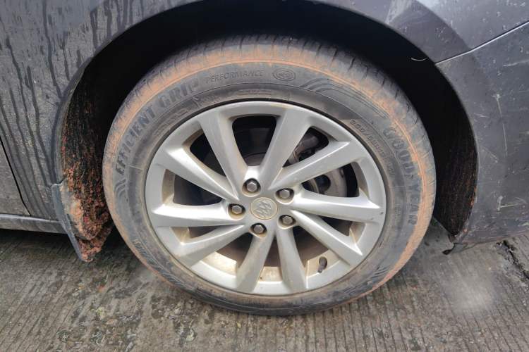 Used Buick Verano 2017 Sedan 15S Automatic Leading Model Right Front Wheel Hub