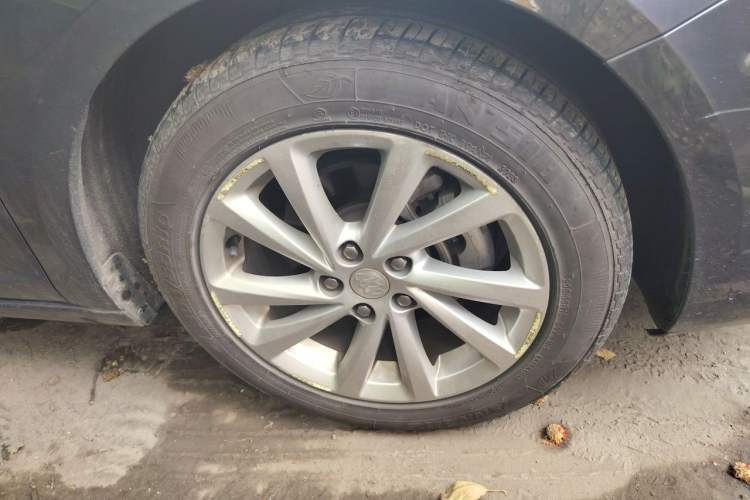 Used Buick Verano 2017 Sedan 15S Automatic Leading Model Right Front Wheel Hub