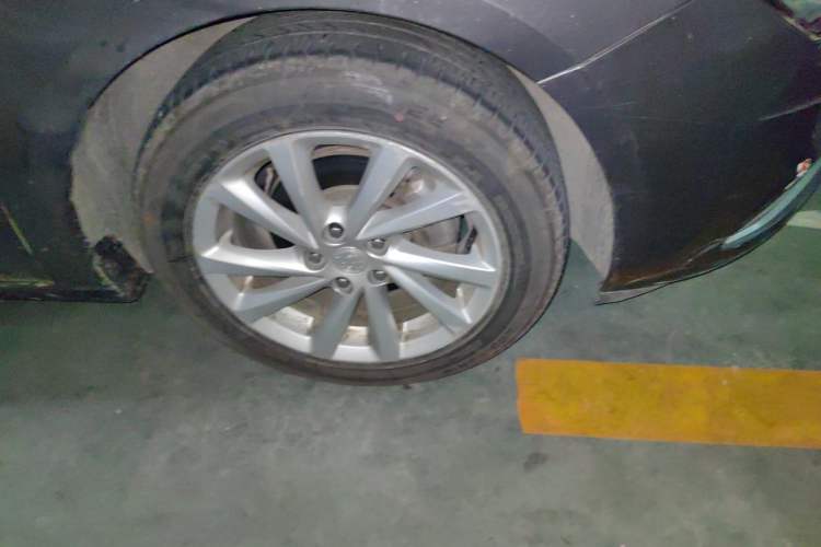Used Buick Verano 2017 Sedan 15S Automatic Leading Model Right Front Wheel Hub