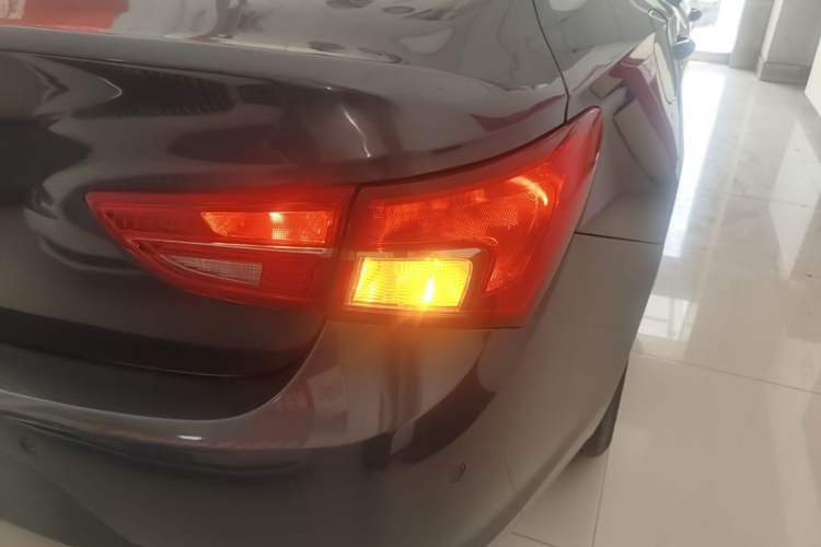 Used Buick Verano 2017 Sedan 15S Automatic Leading Model Right Rear Taillight