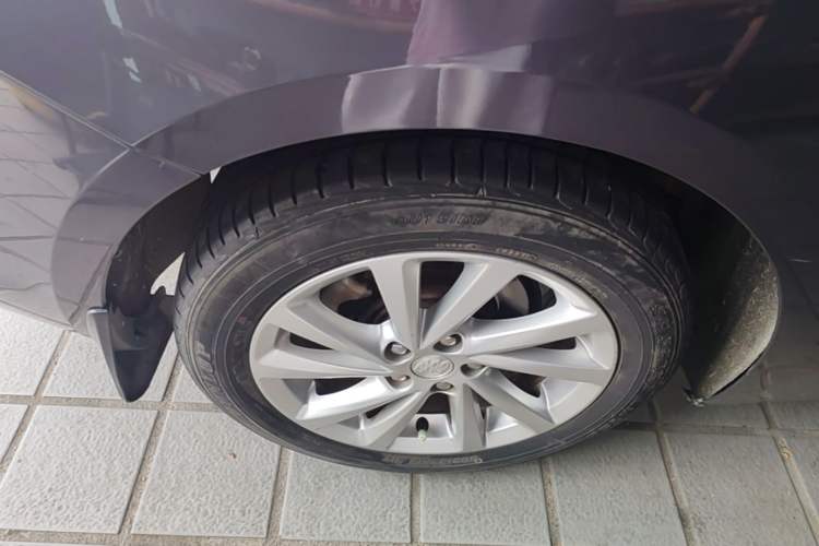 Used Buick Verano 2017 Sedan 15S Automatic Leading Model Right Rear Wheel Hub