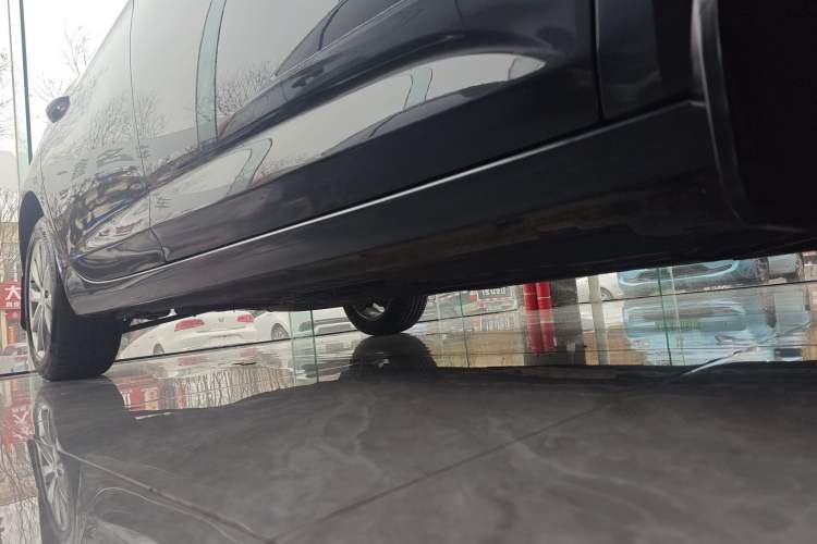 Used Buick Verano 2017 Sedan 20T Dual-Clutch Leading Model Right Side Sill