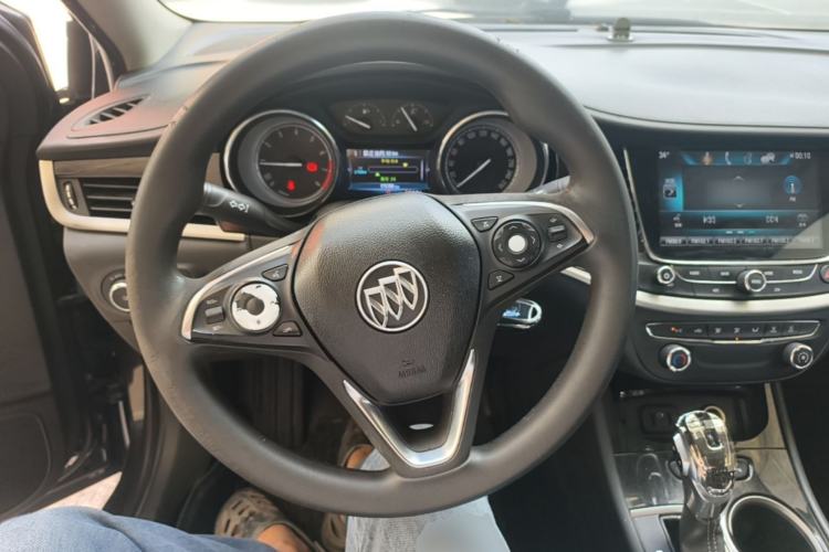 Used Buick Verano 2017 Sedan 20T Dual-Clutch Leading Model Steering Wheel