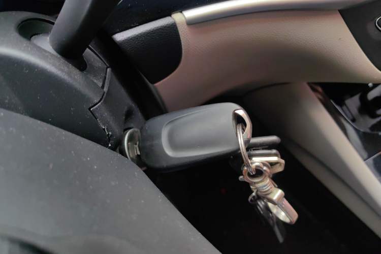 Used Buick Verano 2017 Sedan 15S Automatic Leading Model Vehicle Key