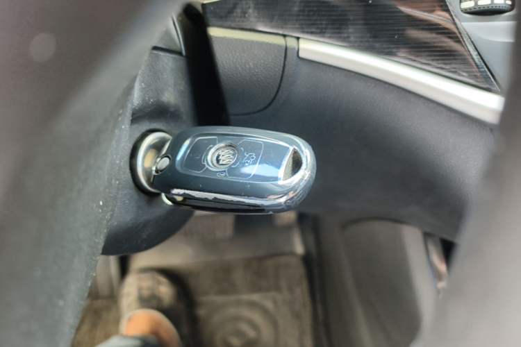 Used Buick Verano 2017 Sedan 20T Dual-Clutch Leading Model Vehicle Key