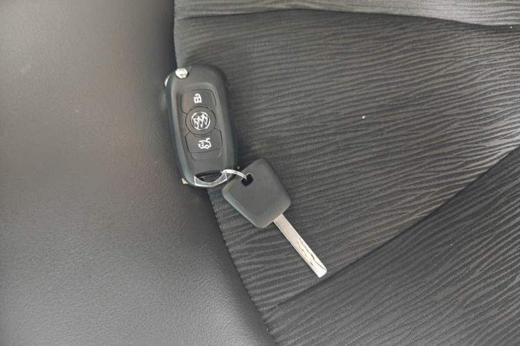 Used Buick Verano 2017 Sedan 20T Dual-Clutch Leading Model Vehicle Key