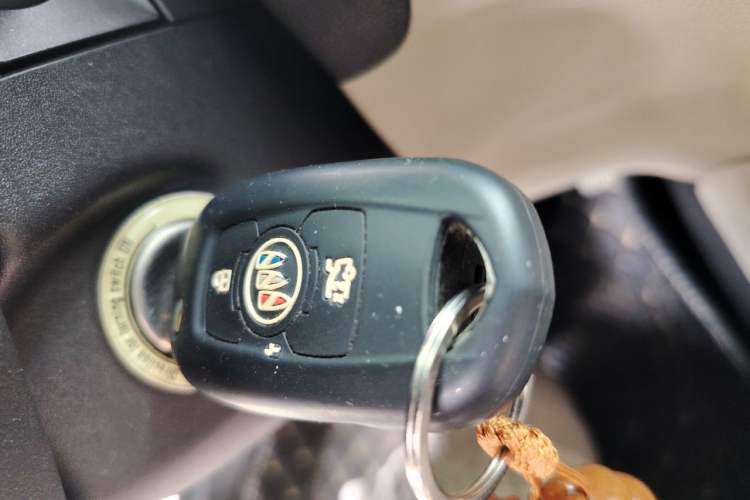 Used Buick Verano 2017 Sedan 15S Automatic Leading Model Vehicle Key