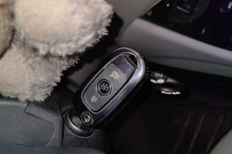 Used Buick Verano 2017 Sedan 15S Automatic Leading Model Vehicle Key