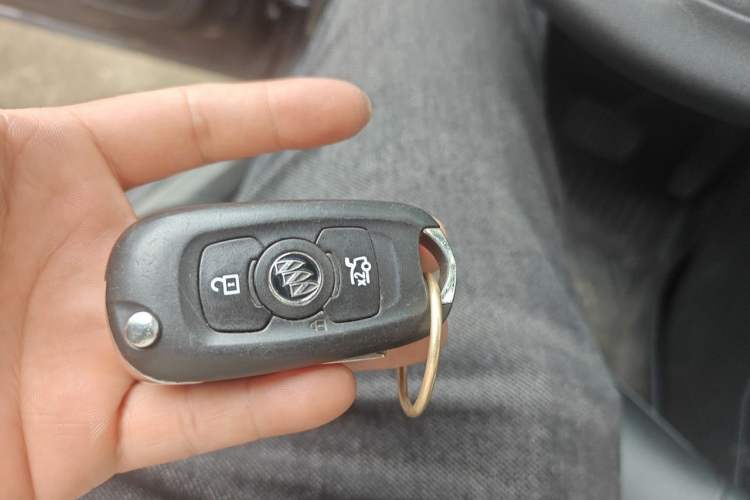 Used Buick Verano 2017 Sedan 20T Dual-Clutch Leading Model Vehicle Key