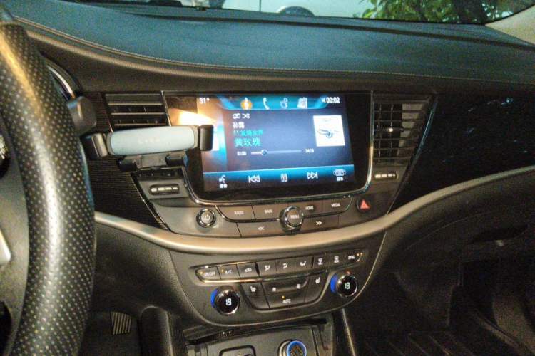Used Buick Verano 2017 Sedan 20T Dual-Clutch Elite Model Audio And AC Panel
