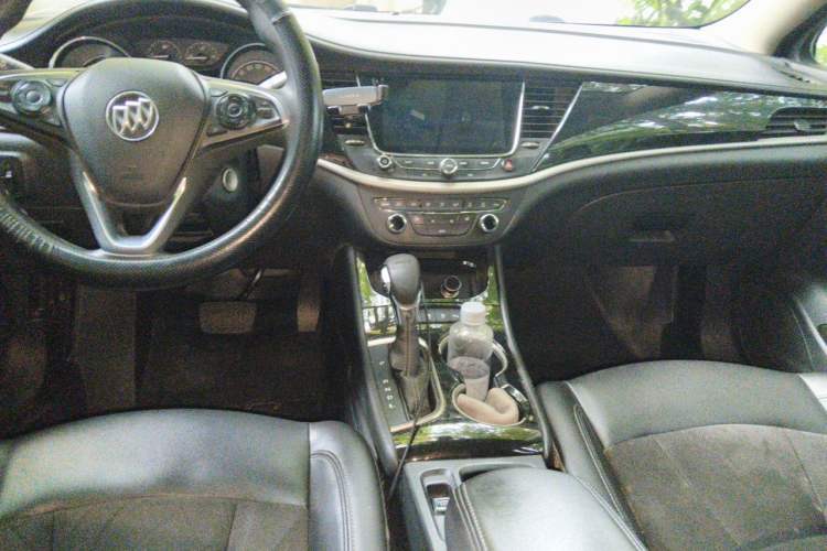 Used Buick Verano 2017 Sedan 20T Dual-Clutch Elite Model Center Console