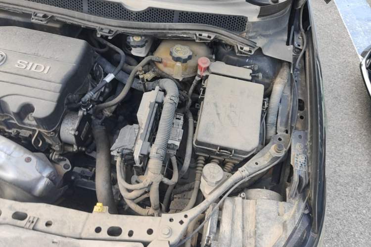 Used Buick Verano 2017 Sedan 15S Automatic Leading Model Engine Bay Left