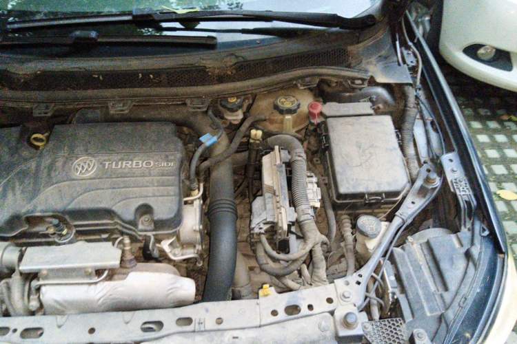 Used Buick Verano 2017 Sedan 20T Dual-Clutch Elite Model Engine Bay Left