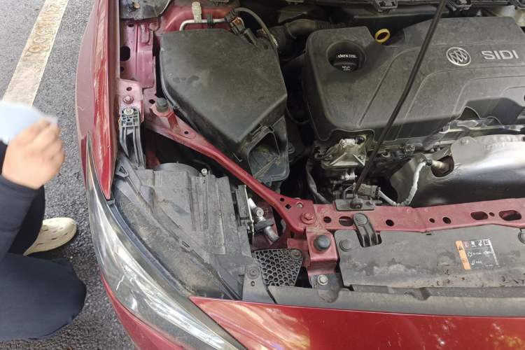 Used Buick Verano 2017 Sedan 15S Automatic Leading Model Engine Bay Right