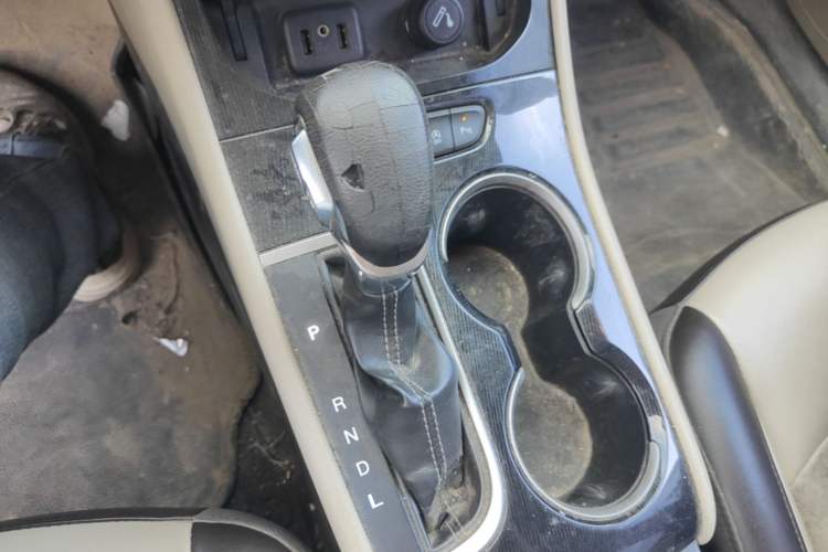 Used Buick Verano 2017 Sedan 15S Automatic Leading Model Gear Lever