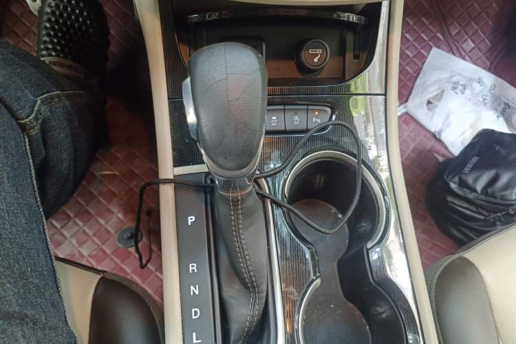 Used Buick Verano 2017 Sedan 15S Automatic Leading Model Gear Lever