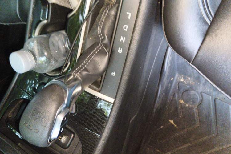 Used Buick Verano 2017 Sedan 20T Dual-Clutch Elite Model Gear Lever