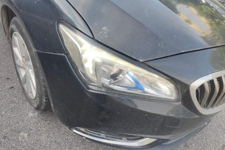 Used Buick Verano 2017 Sedan 15S Automatic Leading Model Right Front Headlight