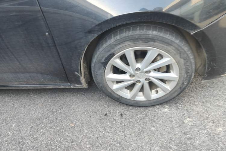 Used Buick Verano 2017 Sedan 15S Automatic Leading Model Right Front Wheel Hub