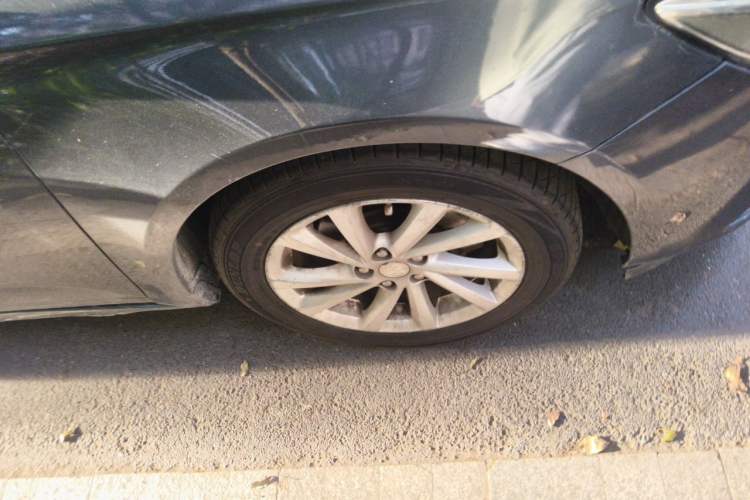 Used Buick Verano 2017 Sedan 15S Automatic Leading Model Right Front Wheel Hub