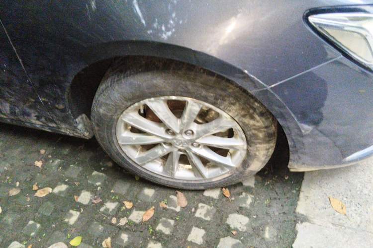 Used Buick Verano 2017 Sedan 20T Dual-Clutch Elite Model Right Front Wheel Hub