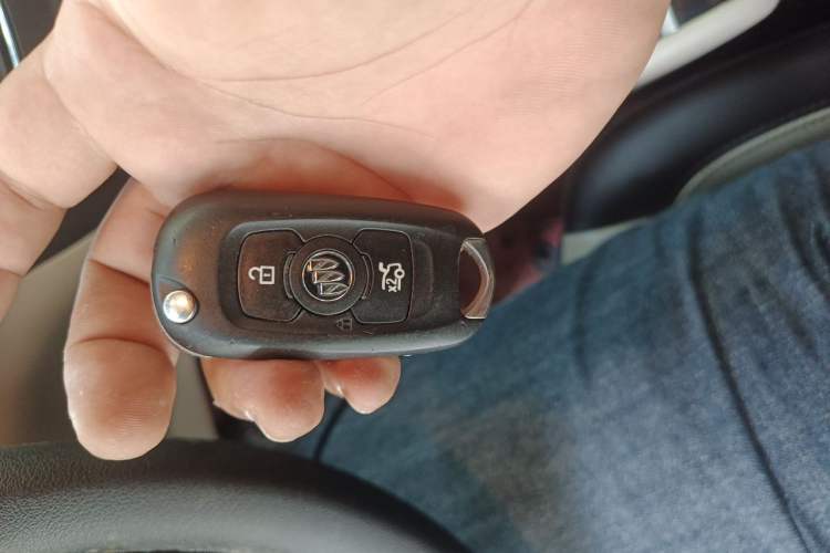 Used Buick Verano 2017 Sedan 15S Automatic Leading Model Vehicle Key