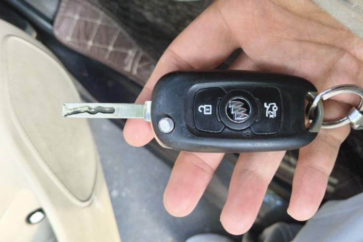 Used Buick Verano 2017 Sedan 15S Automatic Leading Model Vehicle Key