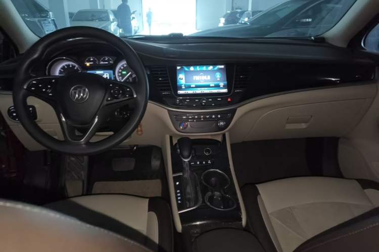 Used Buick Verano 2017 Sedan 15S Automatic Leading Model Center Console