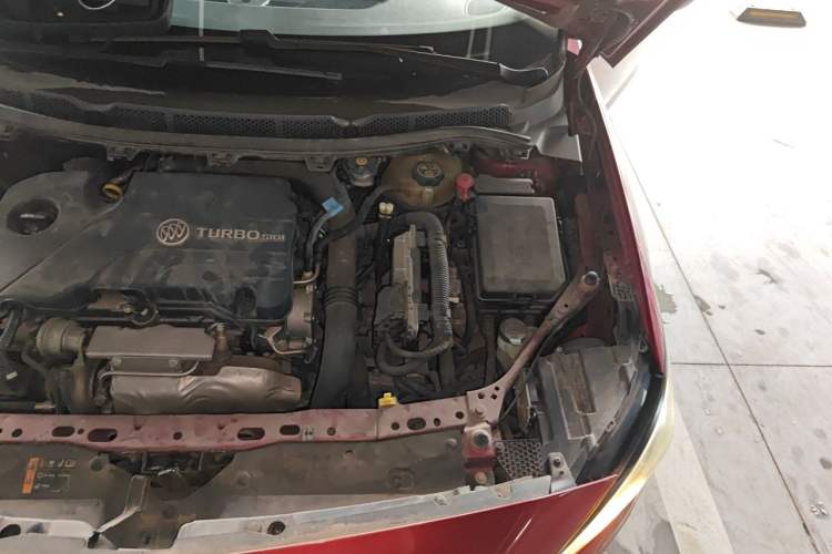 Used Buick Verano 2017 Sedan 20T Dual-Clutch Leading Model Engine Bay Left