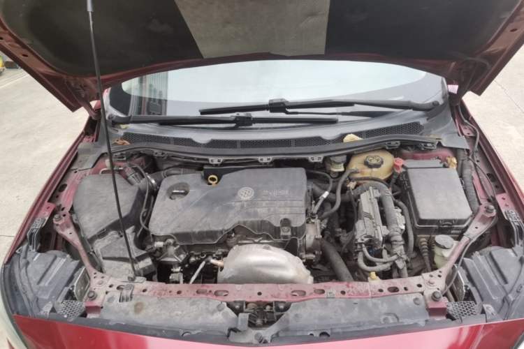 Used Buick Verano 2017 Sedan 15S Automatic Leading Model Engine Bay