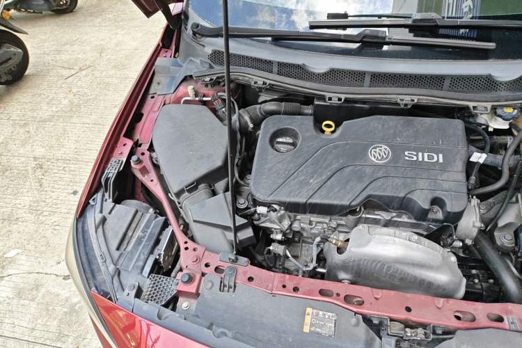 Used Buick Verano 2017 Sedan 15S Automatic Leading Model Engine Bay Right
