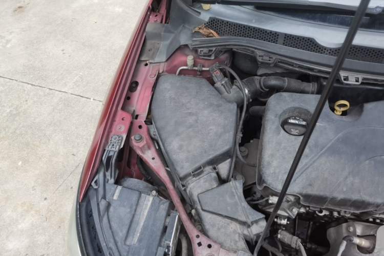 Used Buick Verano 2017 Sedan 15S Automatic Leading Model Engine Bay Right
