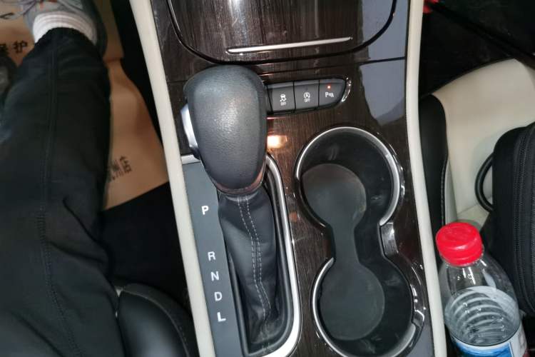 Used Buick Verano 2017 Sedan 15S Automatic Leading Model Gear Lever