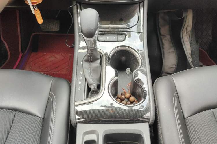 Used Buick Verano 2017 Sedan 20T Dual-Clutch Leading Model Gear Lever