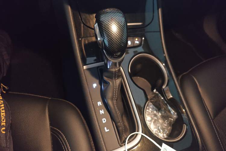 Used Buick Verano 2017 Sedan 20T Dual-Clutch Leading Model Gear Lever