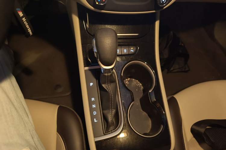 Used Buick Verano 2017 Sedan 15S Automatic Leading Model Gear Lever